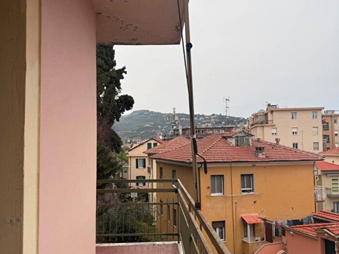 Appartamento bilocale in affitto in Porto Maurizio, Imperia