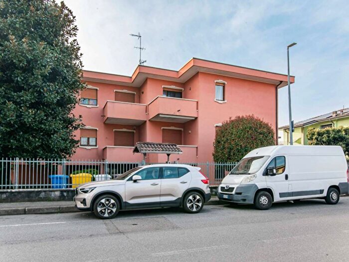 Appartamento trilocale in affitto in Via Val dOssola, Incirano, Paderno Dugnano