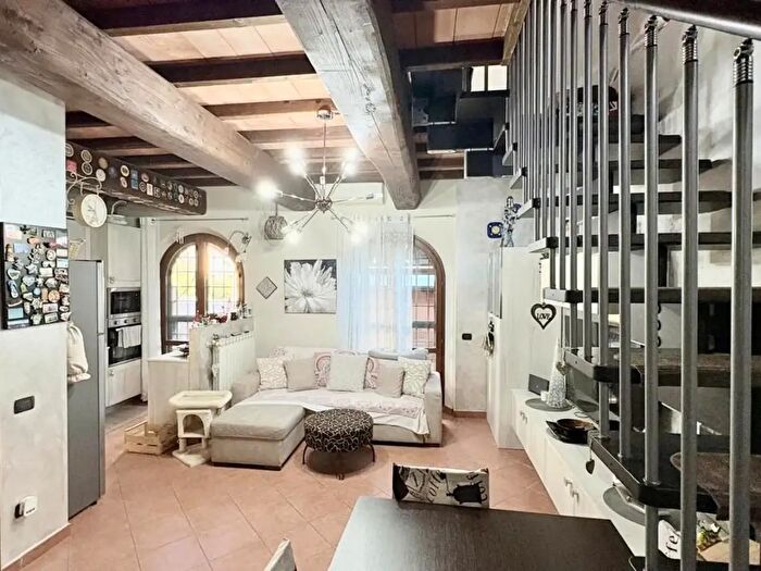 Casa quadrilocale in vendita in Pesciatina, Capannori