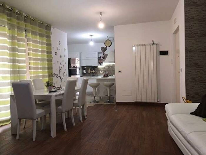 Appartamento quadrilocale in affitto in Via Liguria, Villa Verrocchio, Montesilvano