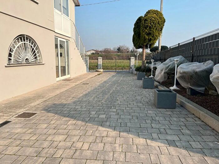 Casa con 7 locali in vendita in Via Marconi, Albignasego