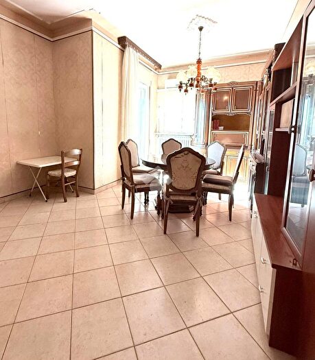 Appartamento trilocale in vendita in Via Umbria, Treviso