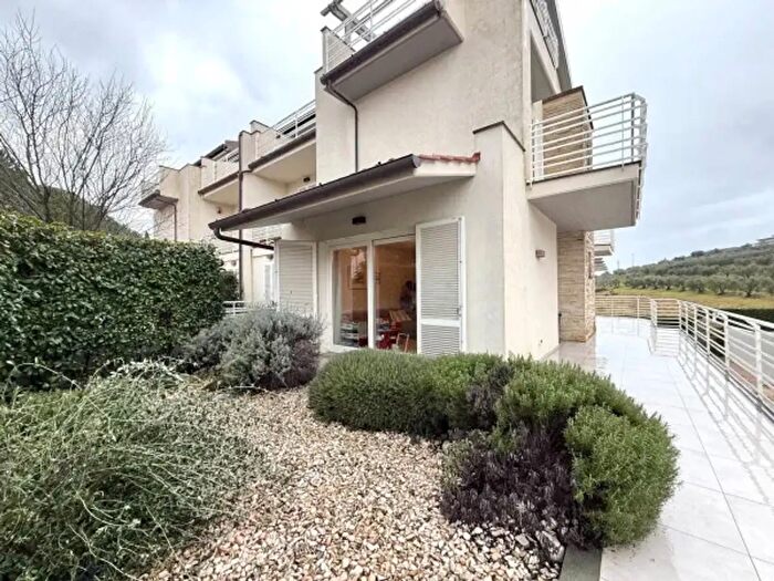 Casa con 5 locali in vendita in Via Alcide De Gasperi, Lastra A Signa