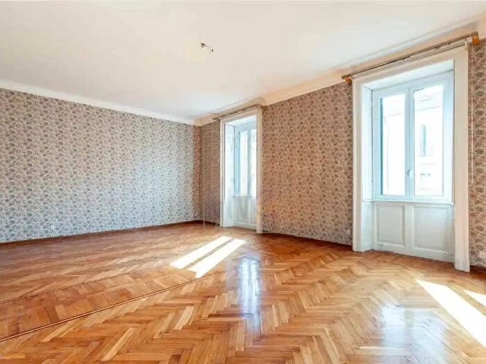 Appartamento trilocale in vendita in Via Luigi Settembrini, Milano