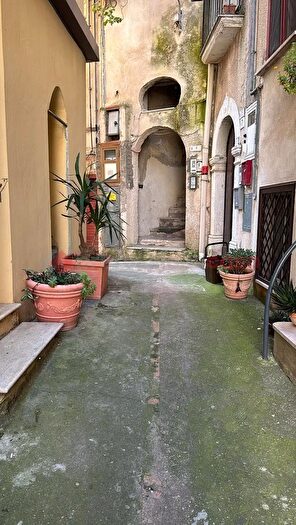 Appartamento con 5 locali in vendita in Vico Trifuri, Minturno