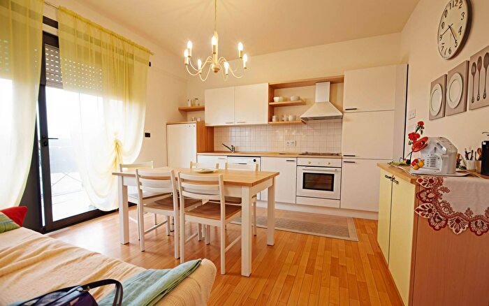 Appartamento bilocale in vendita in Via Alba, Mondovi