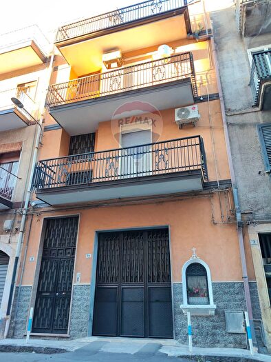 Casa con 8 locali in vendita in Via Merano, Paterno