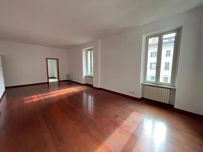 Appartamento quadrilocale in affitto in Corso di Porta Romana, Milano