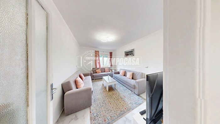 Appartamento trilocale in vendita in Via Rondissone, Torino