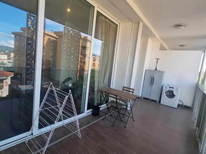Appartamento trilocale in affitto in Via Panciatichi, Firenze