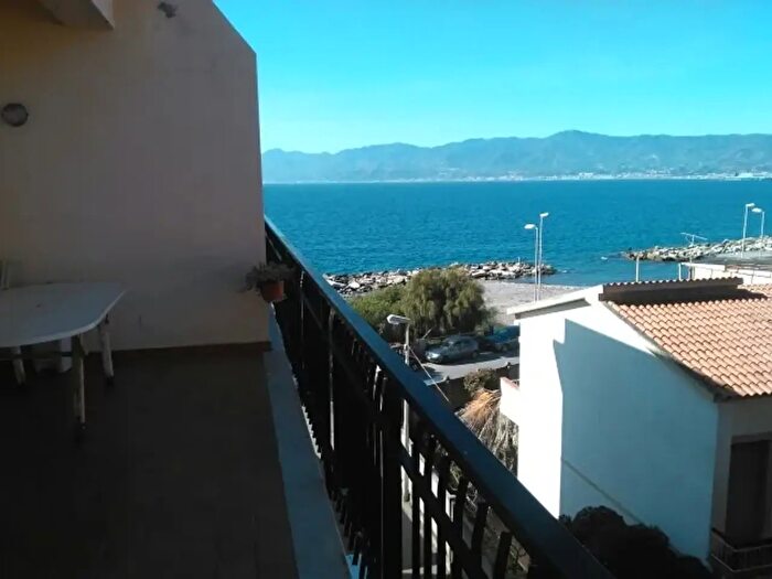 Appartamento trilocale in affitto in Gallico Marina, Reggio Calabria