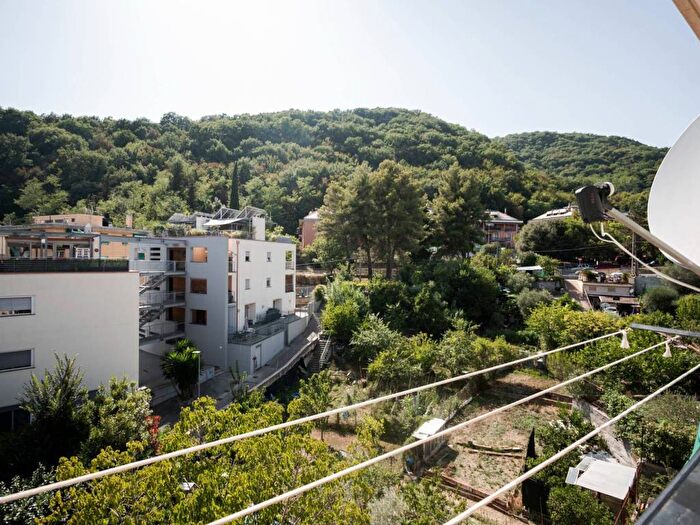 Appartamento bilocale in vendita in Viale A Pino Sottano, Molassana, Genova