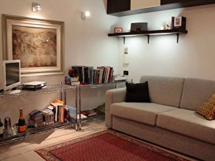 Appartamento monolocale in affitto in Via Felice Casati, Repubblica, Milano