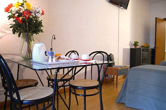 Appartamento bilocale in affitto in Via Melzo, Porta Venezia, Milano