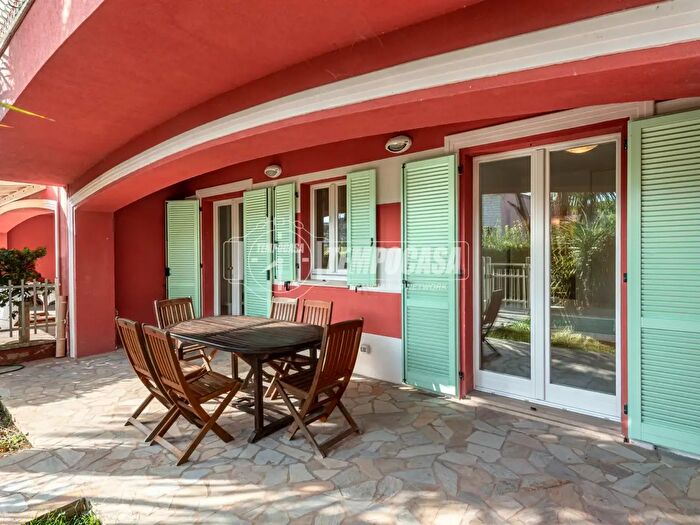 Appartamento trilocale in vendita in Via Giovanni XXIII, Sirolo