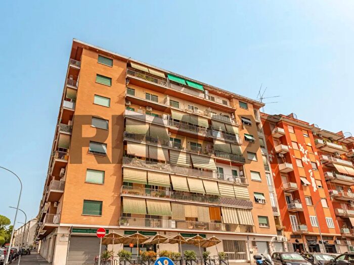 Appartamento bilocale in vendita in Via Ponzio Cominio, Roma