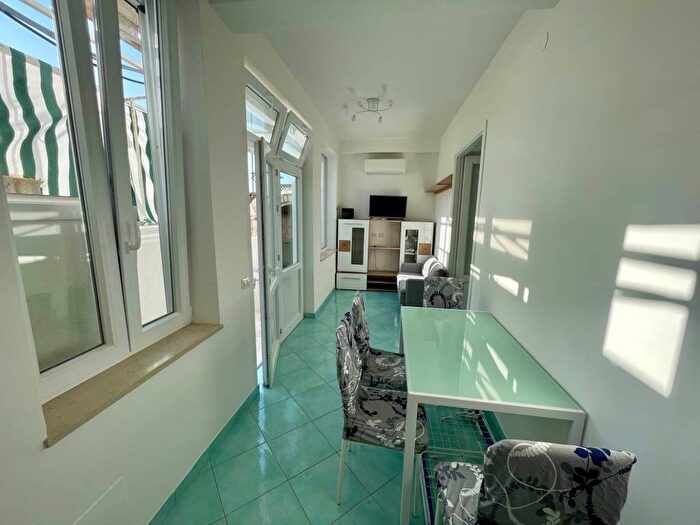 Appartamento trilocale in affitto in Via San Francesco, Capri