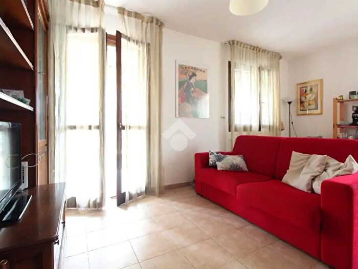 Appartamento trilocale in vendita in Via Vittorio Veneto, Galliera