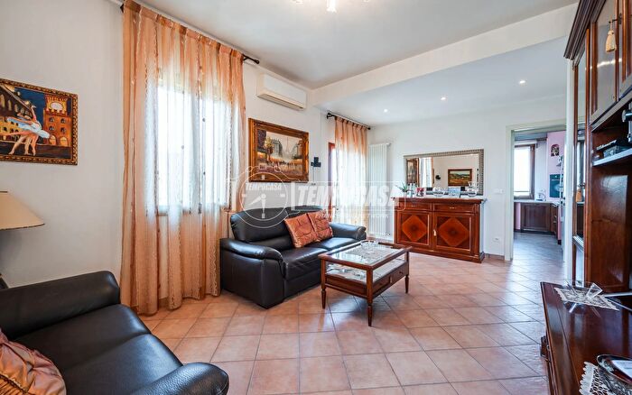 Casa con 8 locali in vendita in Via del Trappanino, Granarolo DellEmilia