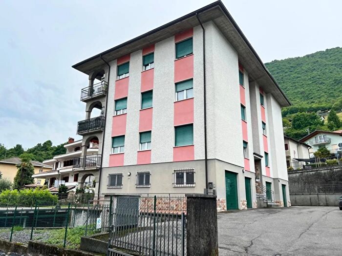 Appartamento trilocale in vendita in Via Giuseppe Mazzini Sovere, Sovere