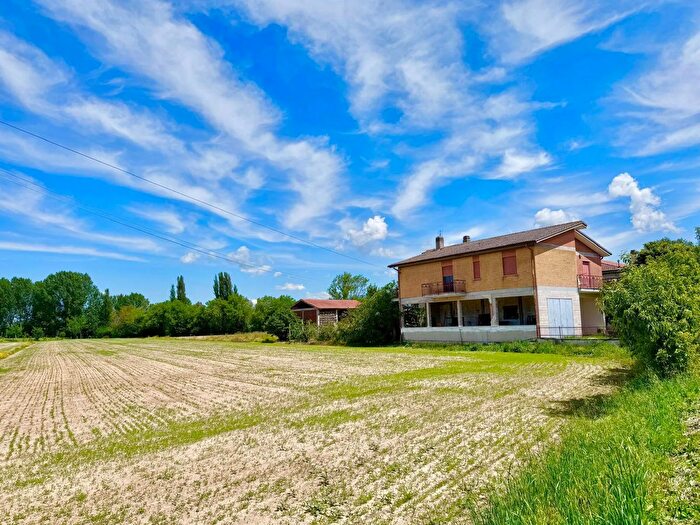 Casa con 6 locali in vendita in Via Porcara, Rieti