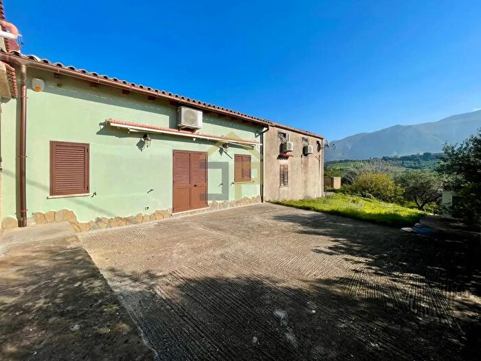 Casa bilocale in vendita in Castellammare Del Golfo