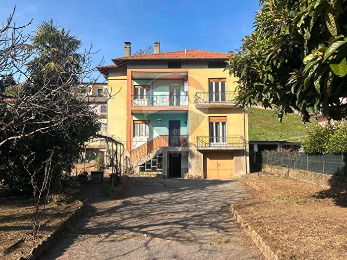 Casa con 10 locali in vendita in Via Lavizzari, Rodero