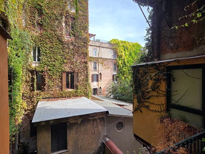 Appartamento con 6 locali in affitto in Via di Monserrato, Via Giulia, Roma