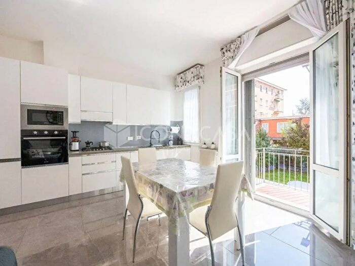 Appartamento trilocale in vendita in Piazza Clodoveo Bonazzi, Bologna