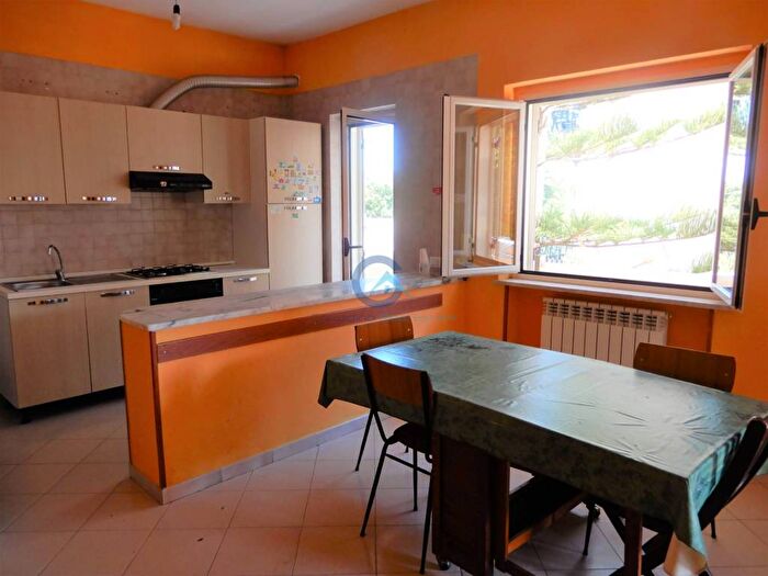 Appartamento quadrilocale in affitto in Catanzaro Lido, Catanzaro