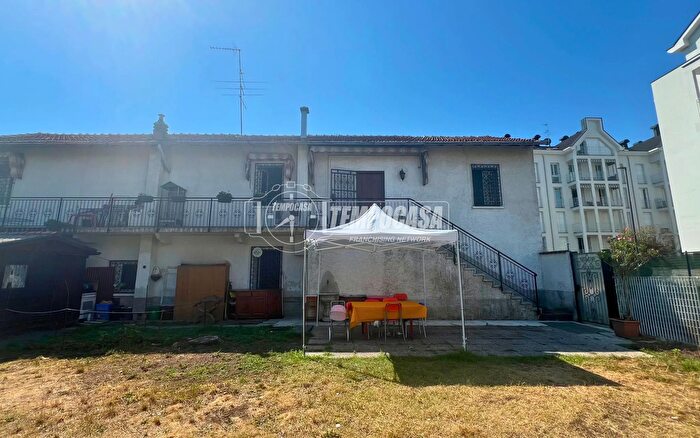 Case in Vendita e in Affitto - 2