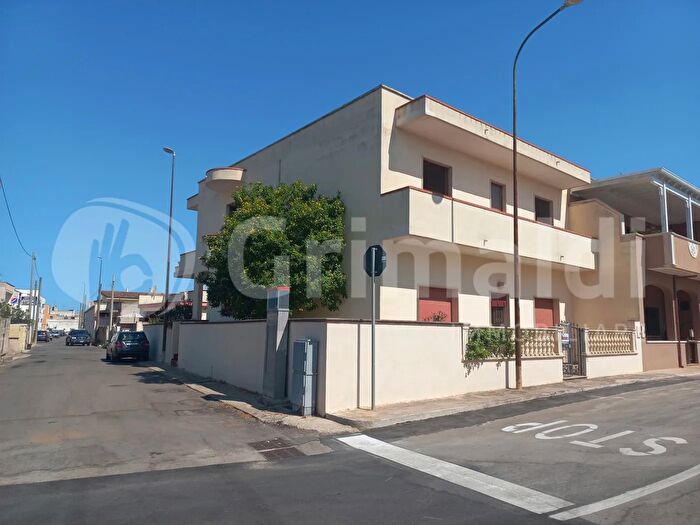 Casa con 8 locali in vendita in Via della Repubblica, Ugento