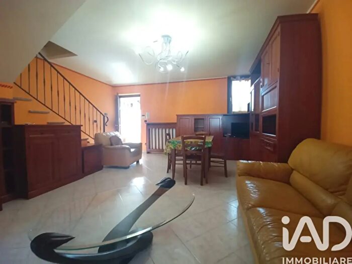 Appartamento con 5 locali in affitto in Via Roma, San Benigno Canavese
