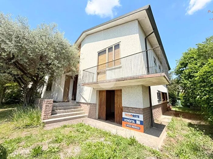 Casa quadrilocale in vendita in Viale Brigata Marche, Treviso