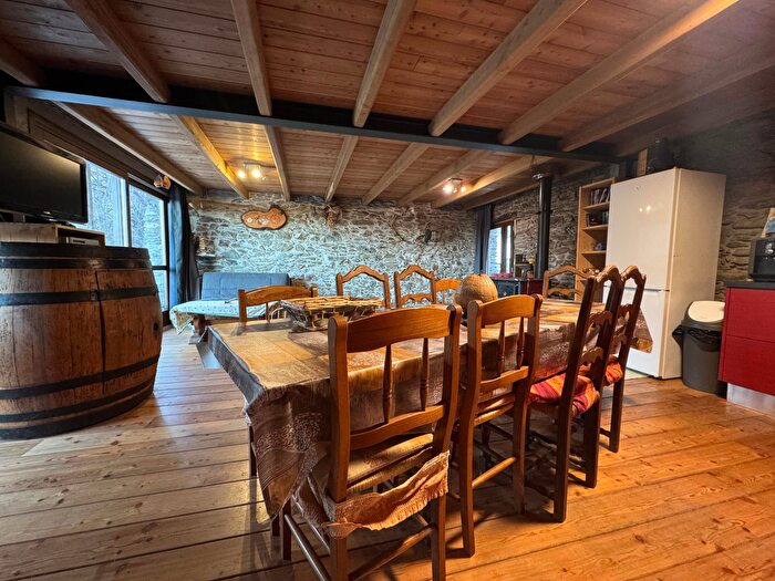 Casa con 5 locali in vendita in Borgata Gari, Paesana