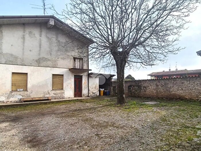 Casa quadrilocale in vendita in Via Roma, Trescore Balneario