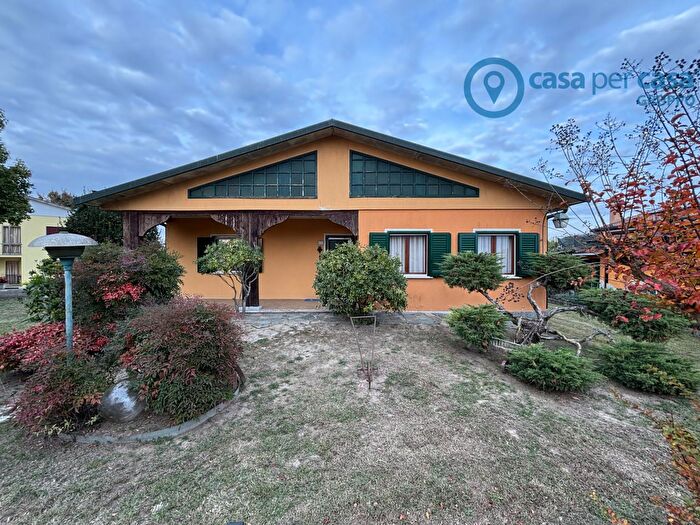 Casa bilocale in vendita in Frassinelle Polesine