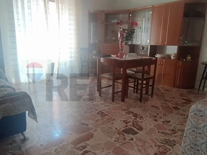 Casa con 8 locali in vendita in Caltagirone