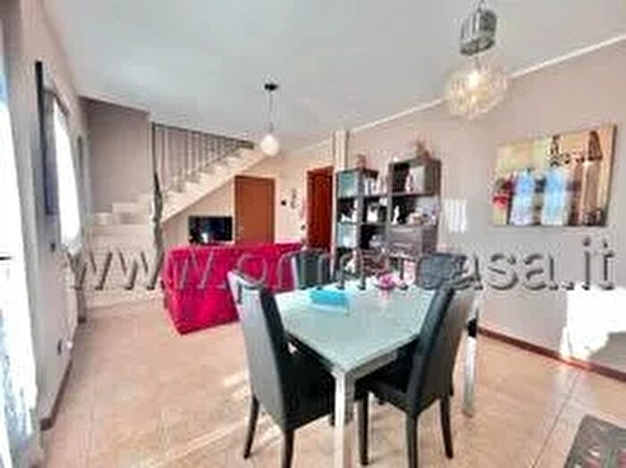 Appartamento con 5 locali in vendita in Via Giuseppe Garibaldi, Bovolone