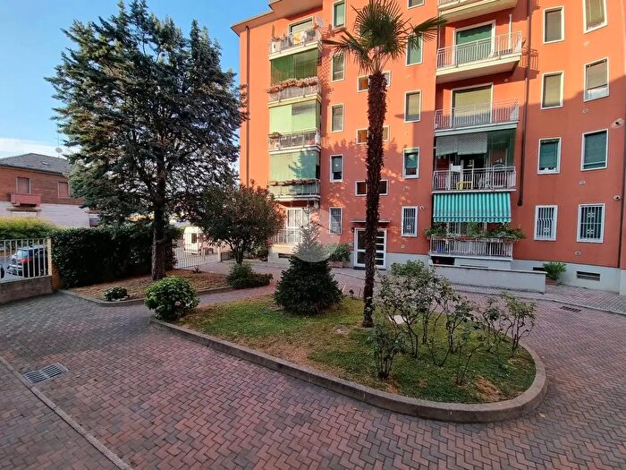 Appartamento monolocale in affitto in Via Lorenteggio, Milano