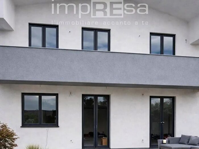 Casa quadrilocale in vendita in Via Codalunga, Carbonera