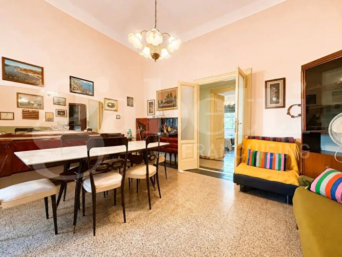 Appartamento con 6 locali in vendita in Portoferraio