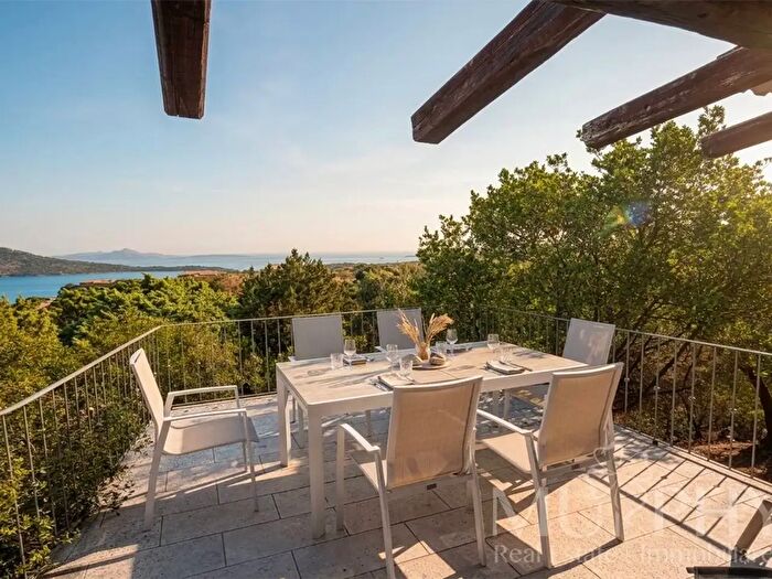 Casa con 5 locali in vendita in Loc Micalosu Snc, Arzachena