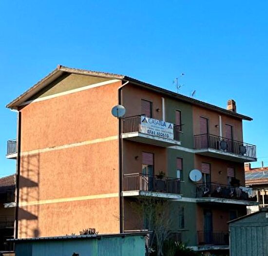 Appartamento quadrilocale in vendita in Via dei Vetturali, Orte