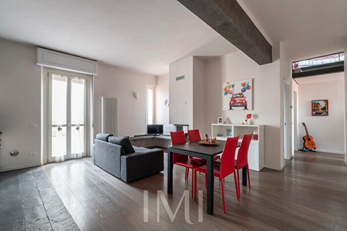 Appartamento trilocale in vendita in Via San Martino, Pavia