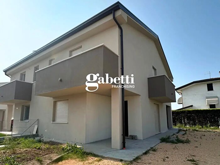 Casa con 5 locali in vendita in Bovolenta