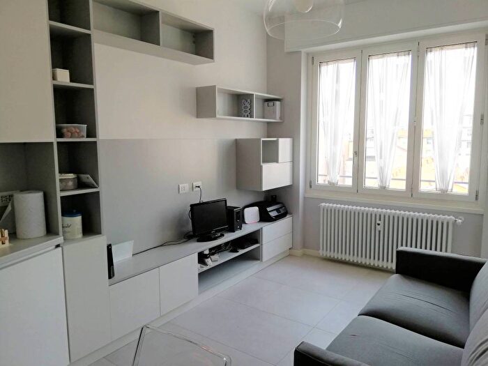Appartamento trilocale in affitto in Viale Umbria, Porta Romana Medaglie dOro, Milano