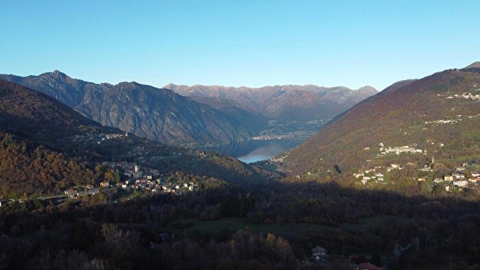 Appartamento con 5 locali in vendita in Via Rocco Lurago, Alta Valle Intelvi