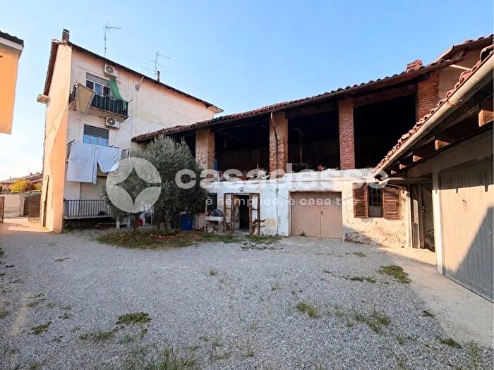 Casa con 6 locali in vendita in Via Martiri della Libertà, Livorno Ferraris