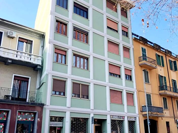 Appartamento trilocale in vendita in Via XXIII Marzo, Novara